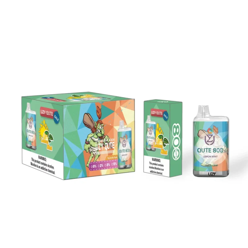 Présentoir d'emballage de produits de vapotage Uzy Qute, présentant un design coloré avec un personnage de dessin animé et une marque au goût de menthe citronnée, y compris une étiquette d'avertissement de nicotine sur chaque emballage.