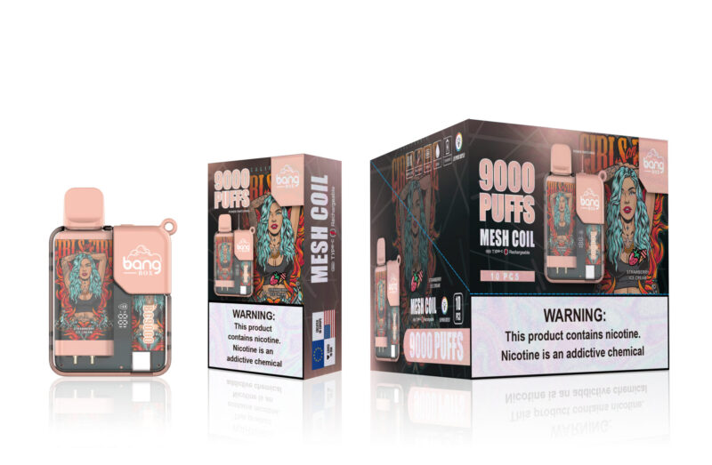 Emballage du produit de vapotage Bang Box, doté d'une capacité de 9 000 bouffées et d'une bobine en maille, avec une illustration vibrante d'une femme aux cheveux bleus ; un avertissement sanitaire concernant la nicotine est affiché bien en évidence sur la boîte.