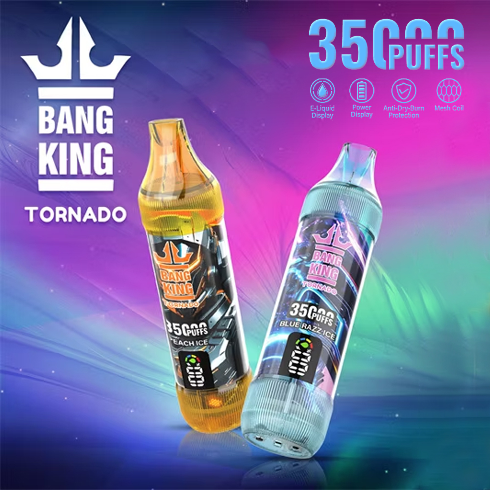 Un'immagine che mostra due dispositivi per svapare colorati con l'etichetta "Bang King Tornado 35000". Un dispositivo è arancione e mostra "35.000 Puffs" e "Peach Ice", mentre l'altro è blu e mostra "35.000 Puffs" e "Blue Razz Ice". Lo sfondo ha una sfumatura di colori con testo aggiuntivo che descrive in dettaglio caratteristiche come "E-Liquid Display" e "Anti-Dry-Burn Protection".