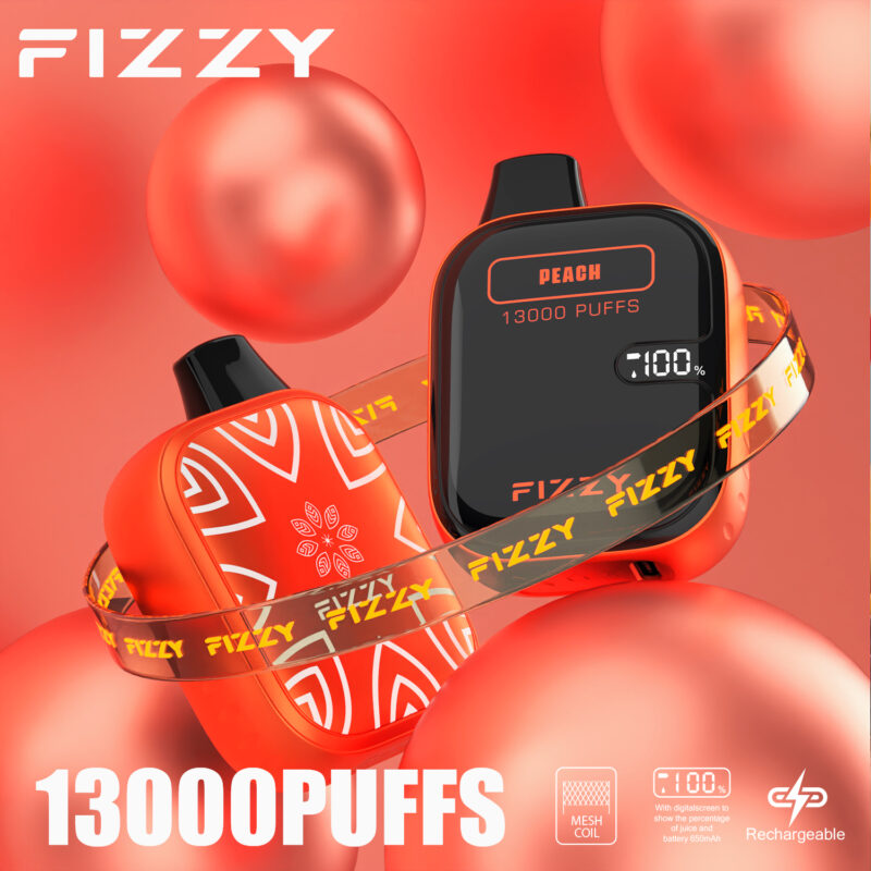 Un appareil de vapotage Fizzy rouge étiqueté « Peach » avec « 13000 Puffs » affiché sur son écran, entouré de sphères rouges flottantes et d'un ruban orange avec le logo « Fizzy ».