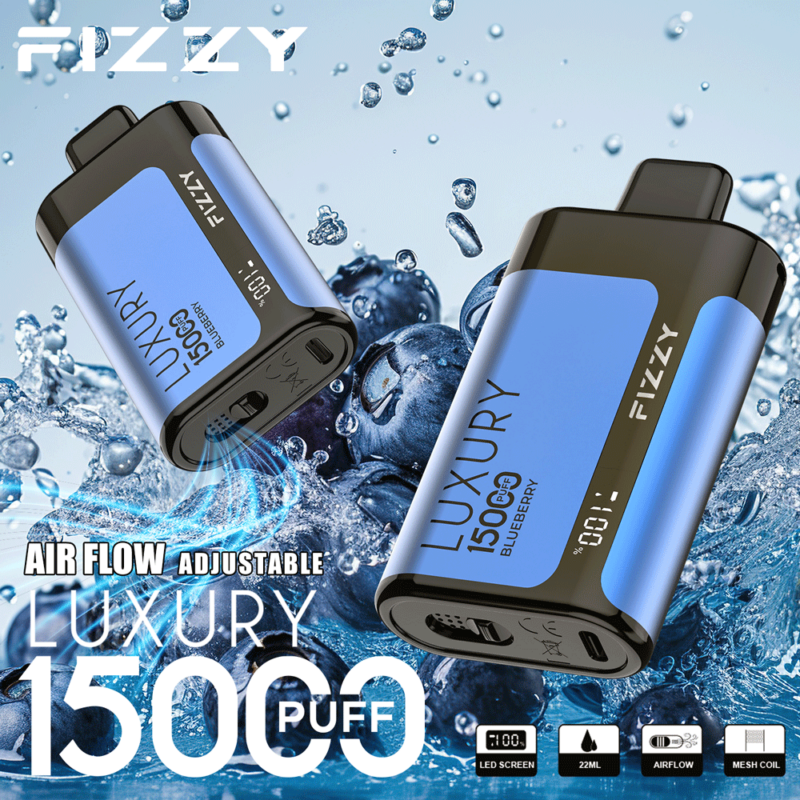 Fizzy Luxury 15000 Puff wegwerp-vape met bosbessensmaak, voorzien van een instelbare luchtstroom, LED-scherm en een capaciteit van 22 ml met een mesh-coil, afgebeeld tegen een achtergrond van waterspatten met bosbessen.