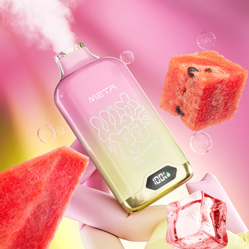 Un dispositivo de vapeo vibrante etiquetado "META Watermelon Ice" que emite vapor, rodeado de rodajas de sandía, cubitos de hielo y burbujas sobre un fondo degradado de color rosa y amarillo.