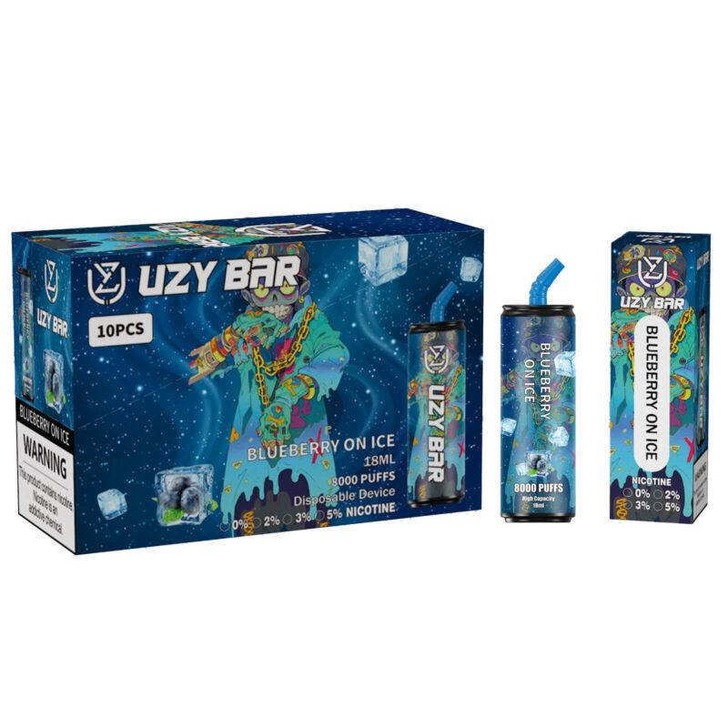 Confezione delle sigarette elettroniche Uzy Bar al gusto 'Blueberry on Ice', raffigurante un personaggio dei cartoni animati con una felpa con cappuccio blu e cubetti di ghiaccio, e pubblicizzata come 8.000 boccate con opzioni di nicotina pari a 0%, 2%, 3% e 5%.