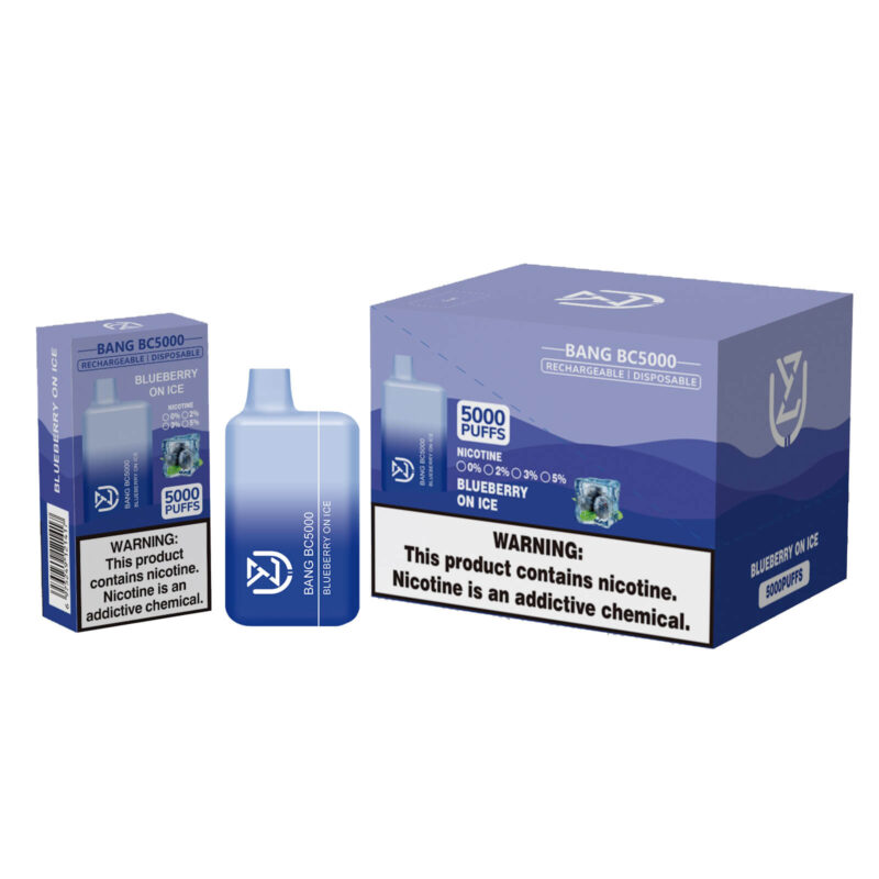 Emballage et appareil de la vape à la nicotine Bang BC5000 Blueberry On Ice, avec des avertissements importants concernant la dépendance à la nicotine.