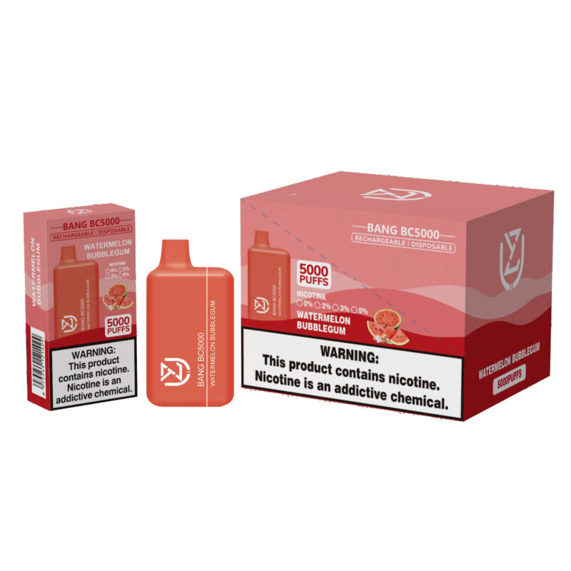 Cigarette électronique jetable Bang BC5000 au goût de bubblegum pastèque, avec 5000 bouffées et un indicateur de concentration en nicotine, avec un emballage avertissant que la nicotine crée une dépendance.