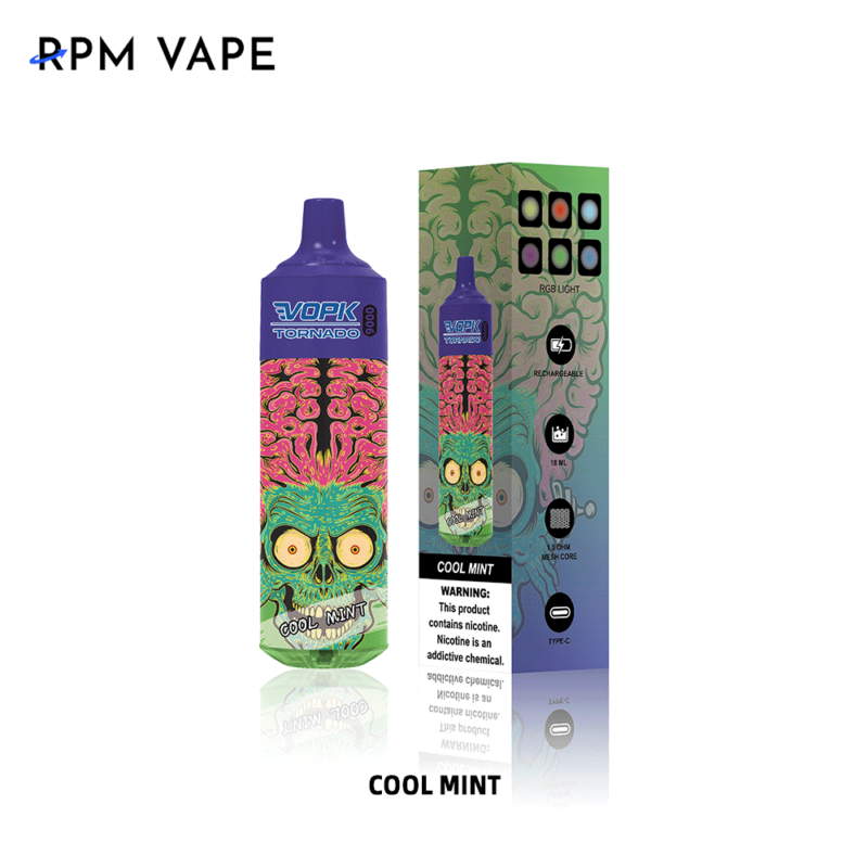 Vape-apparaat en verpakking met een grafisch ontwerp van een zombiegezicht en de smaak "Cool Mint", met waarschuwingen en productinformatie, onder het merk RPM Vape.