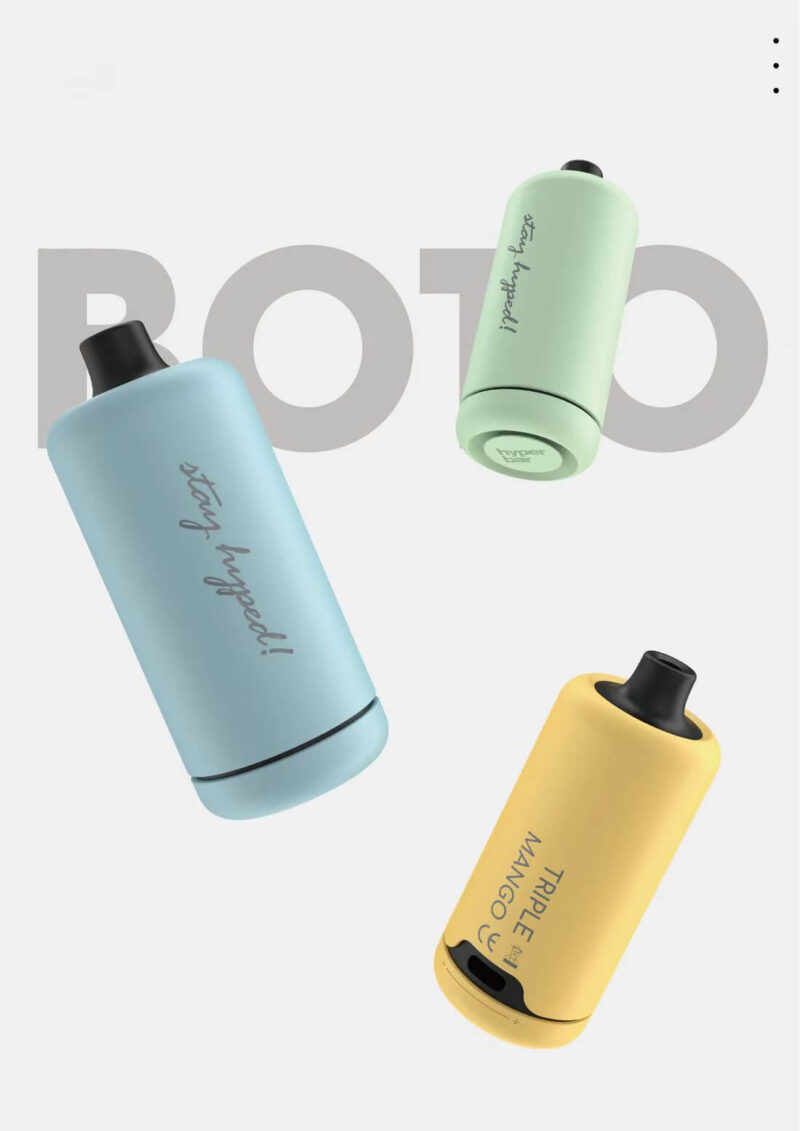 Tre färgglada vape-pennor i blått, grönt och gult med varumärket "BOTO" i bakgrunden, var och en med text som "stay hyped!" och "TRIPLE MANGO."