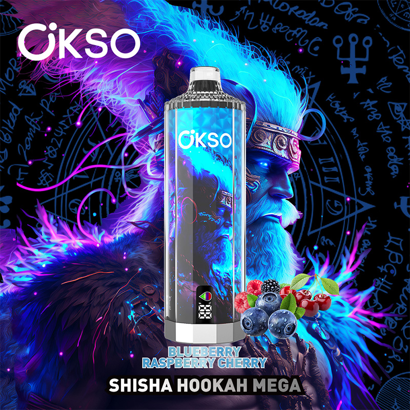 Werbebild mit dem Shisha Hookah Mega-Gerät der Marke Ökso mit hervorgehobenen kräftigen Blaubeer-, Himbeer- und Kirscharomen, begleitet von einem mystischen Hintergrund in Blau und Lila und dem Bild einer mythischen Figur, die mit leuchtenden Elementen geschmückt ist.